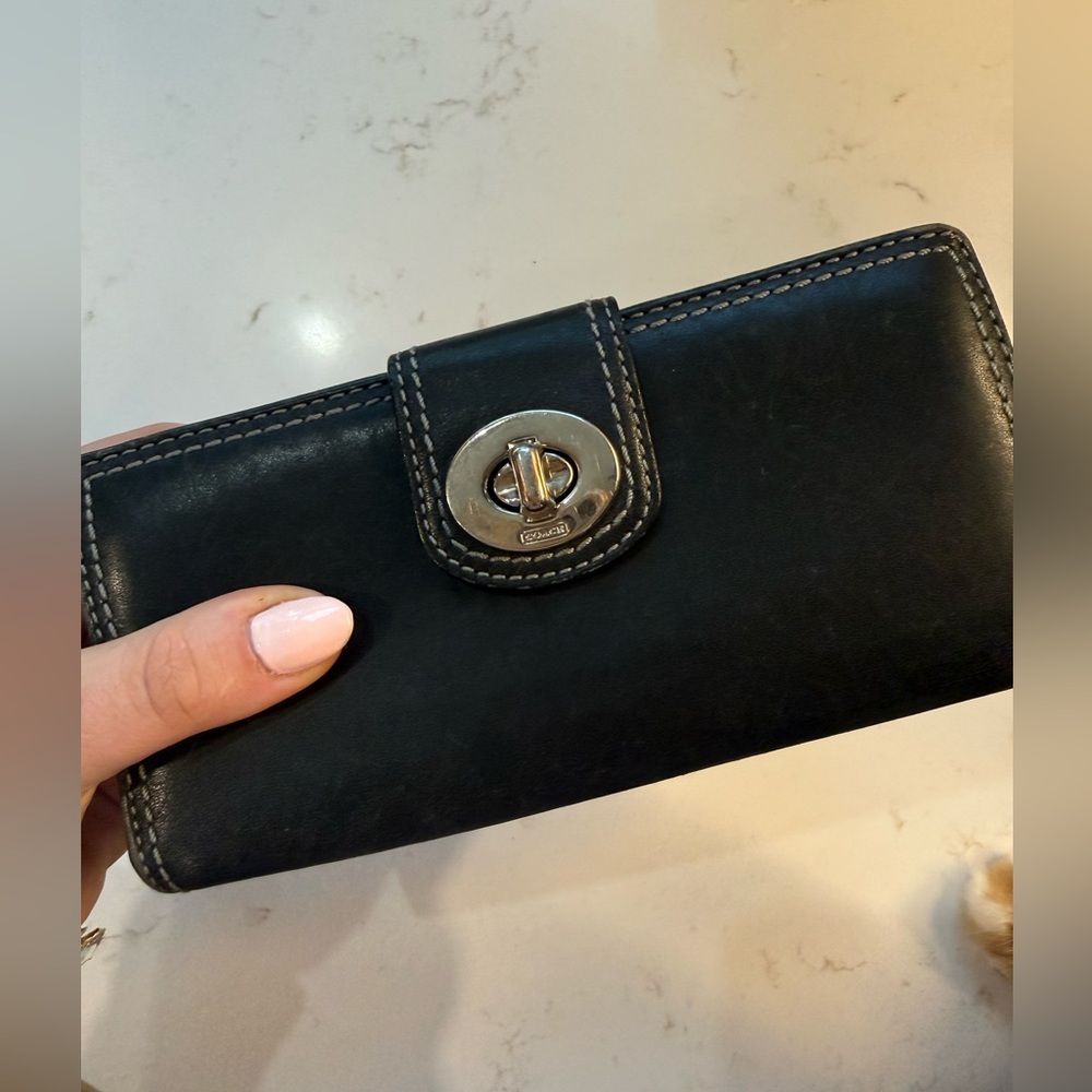 Coach Hamptons Vintage Turlock Leather Wallet 🖤